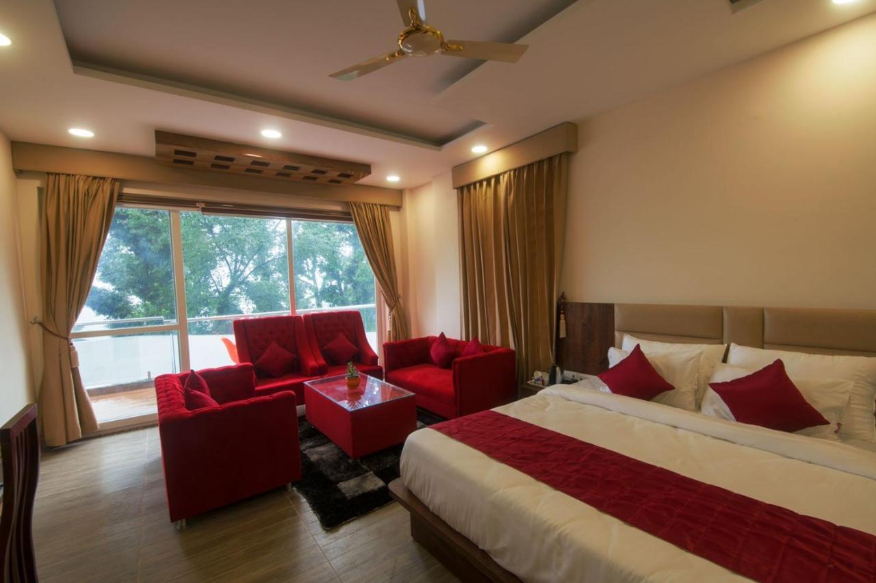 Shivaay Morex- A Vegetarian Hotel Dharamshala Eksteriør billede