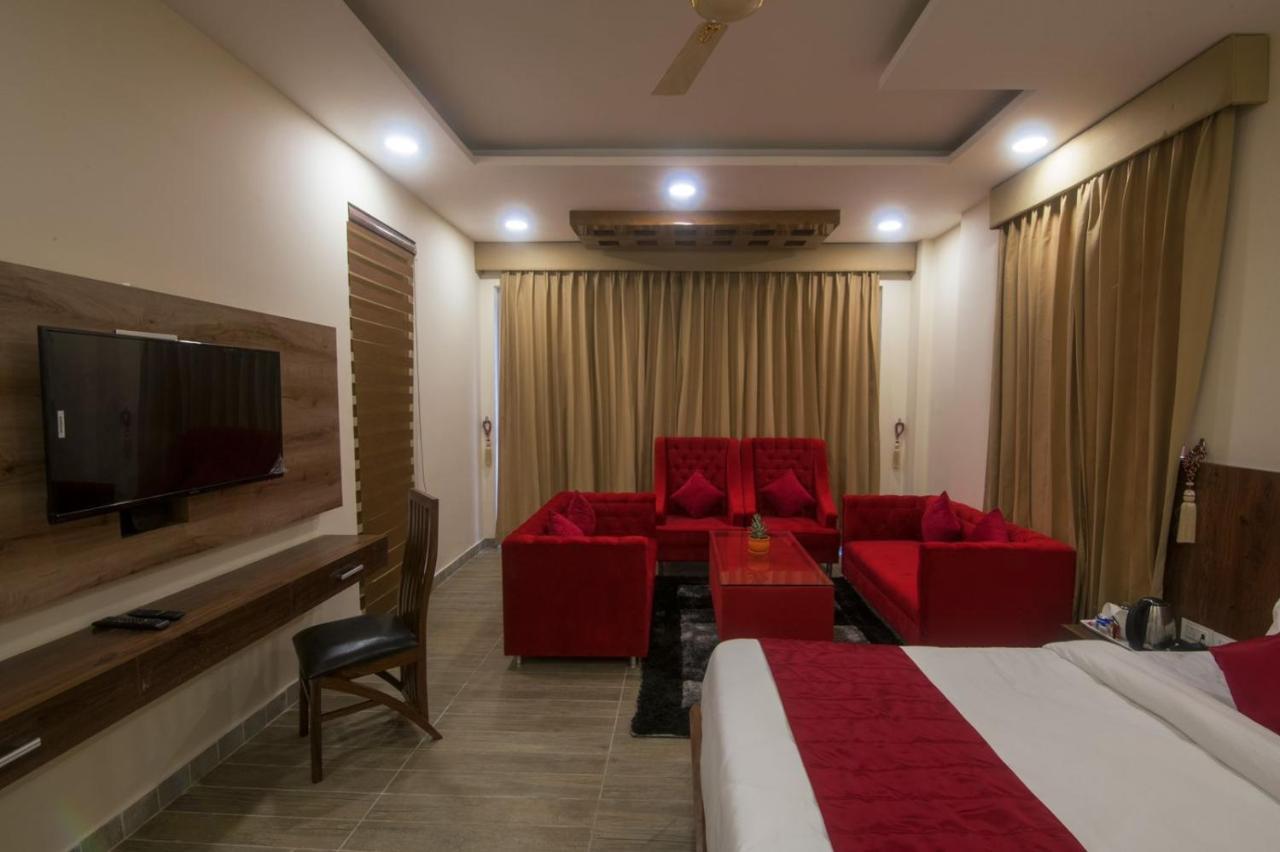 Shivaay Morex- A Vegetarian Hotel Dharamshala Eksteriør billede